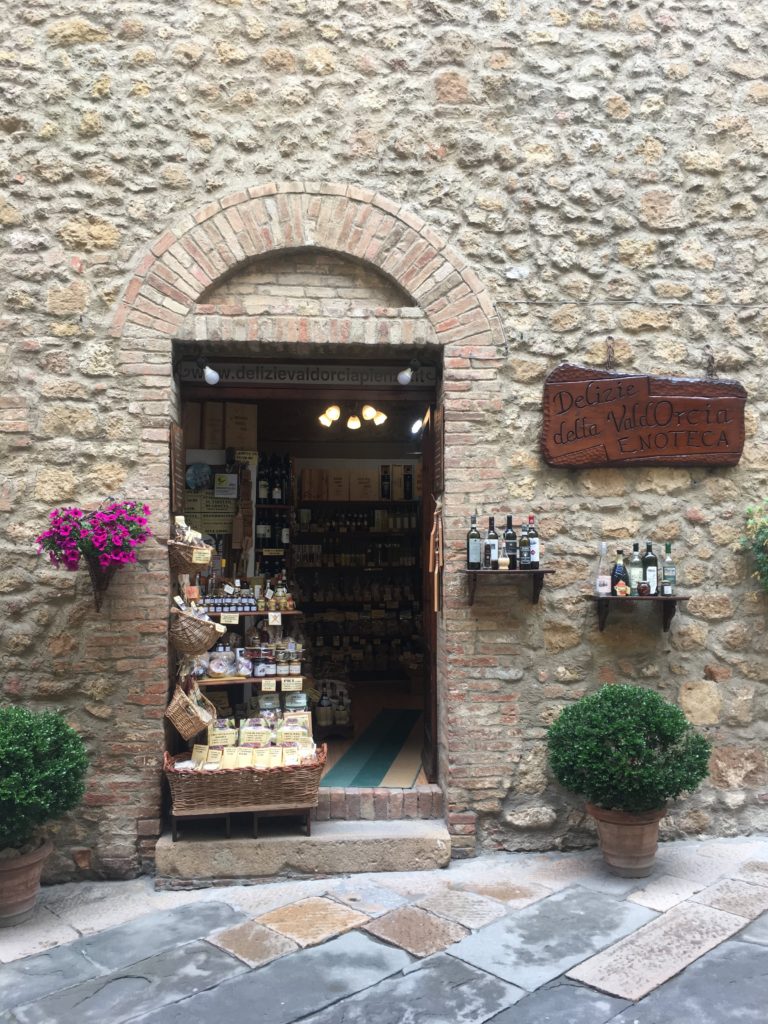 food lovers guide to pienza shopping